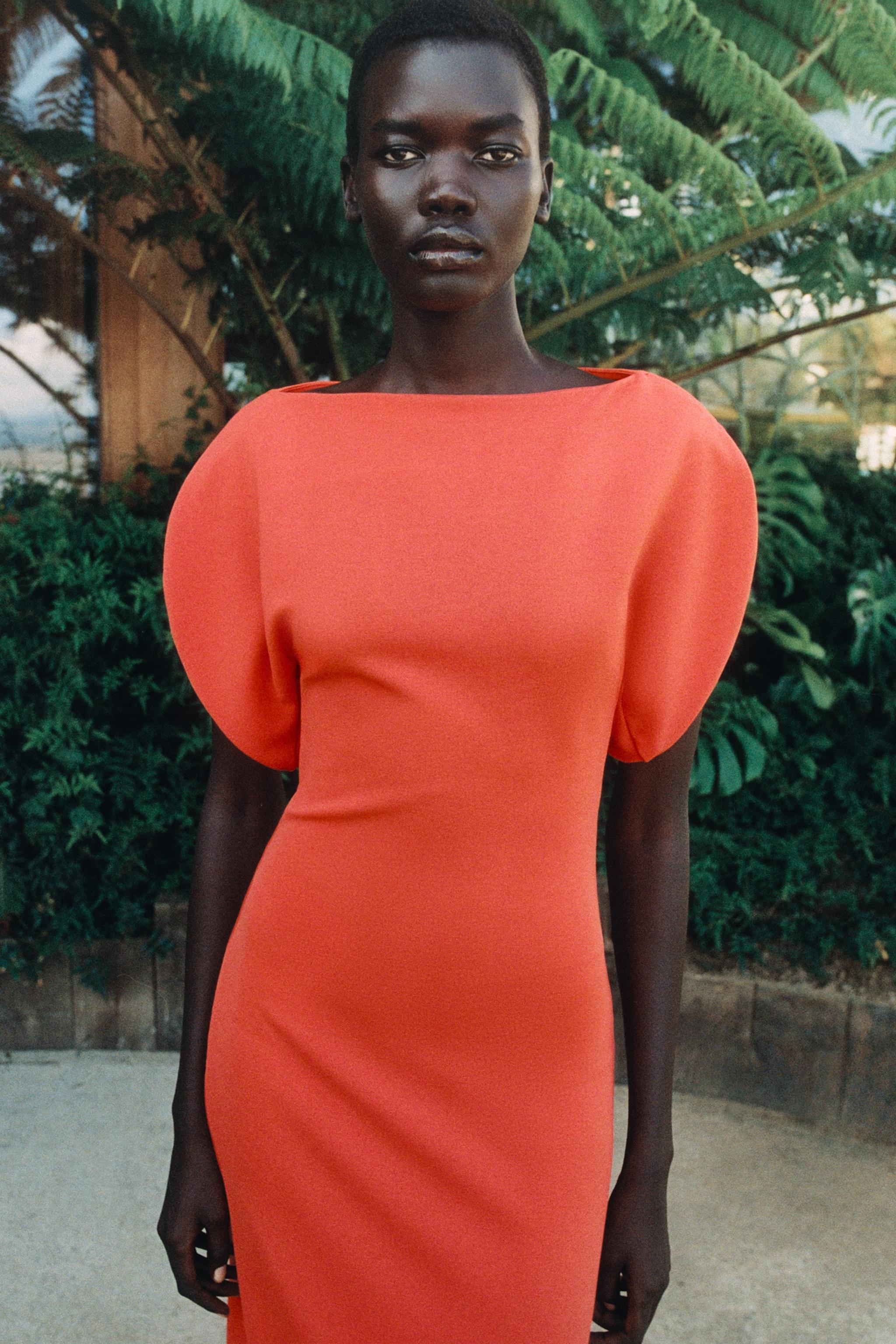 VOLUMINOUS MIDI DRESS