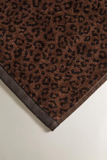 SERVIETTE DE PLAGE VELOUR IMPRIMÉ ANIMAL - Chocolat de Zara - Image 1