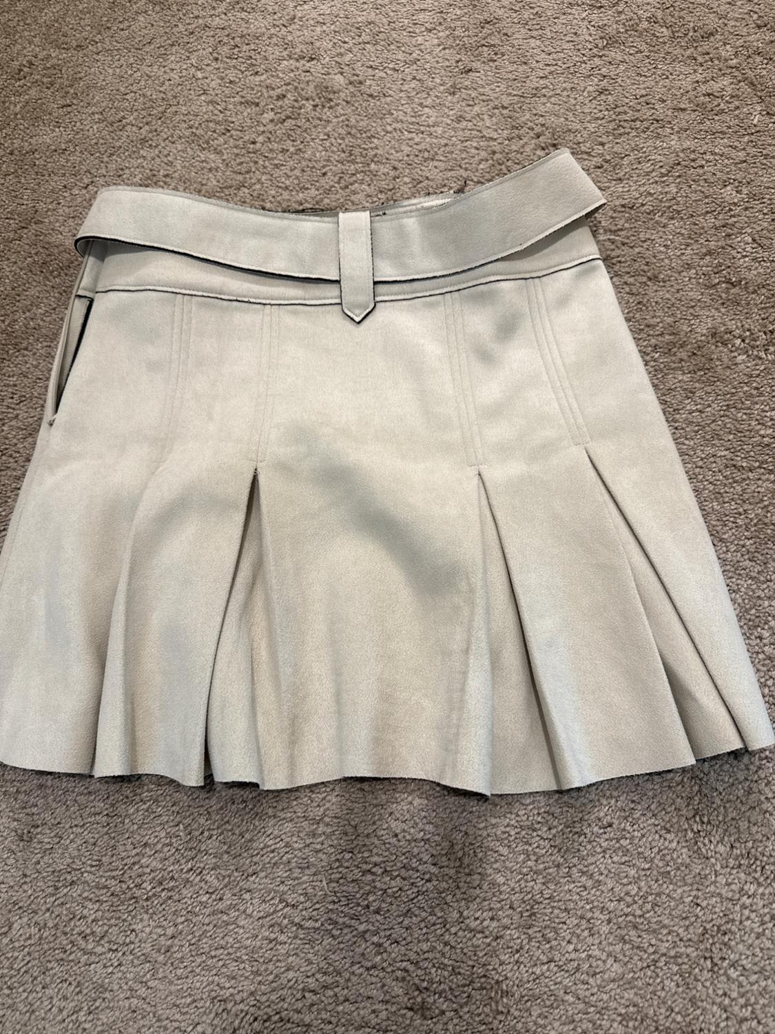 SKIRT - Image 3