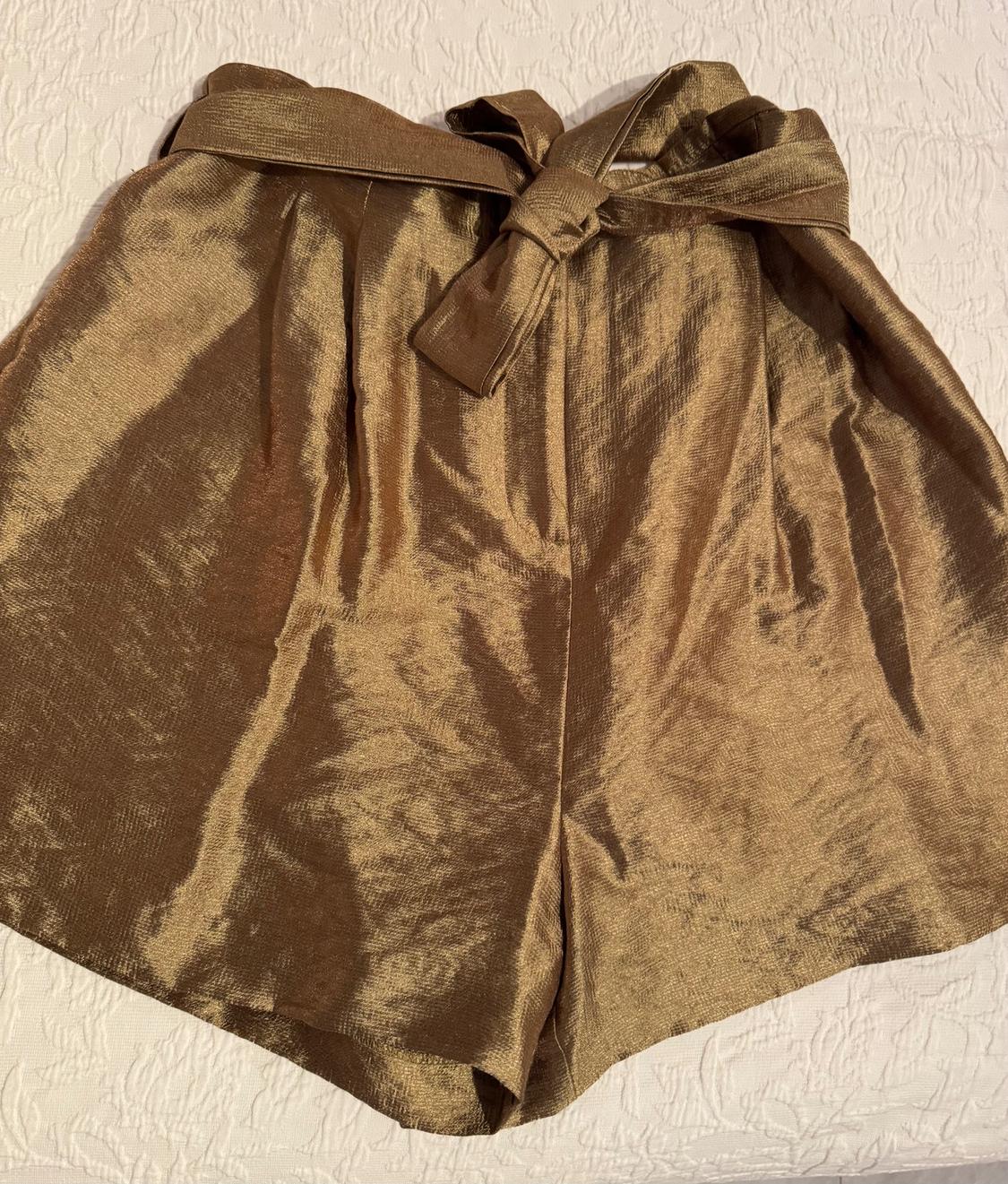 BERMUDA SHORTS WITH BELT - Image 2