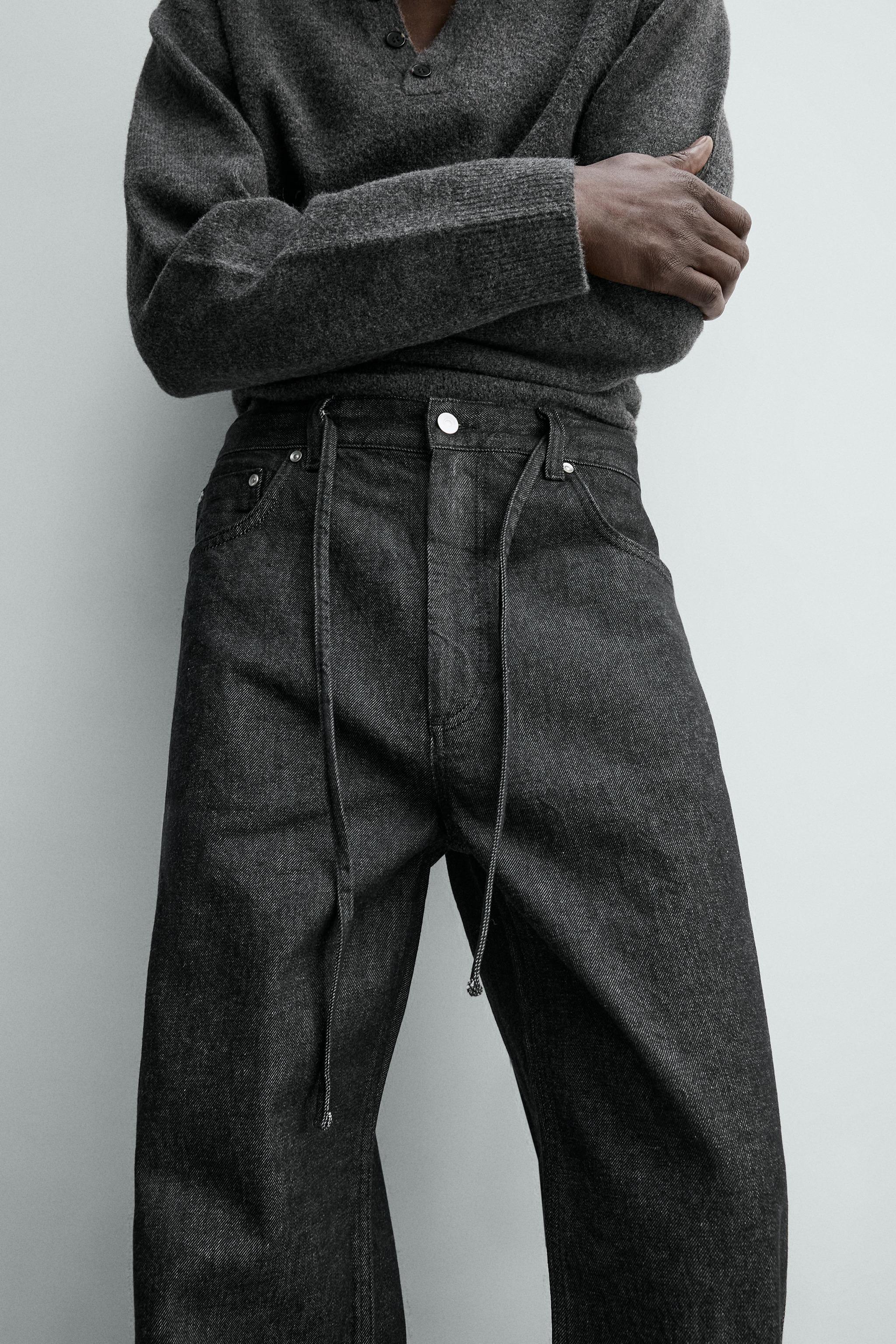 RELAXED FLARE FIT JEANS