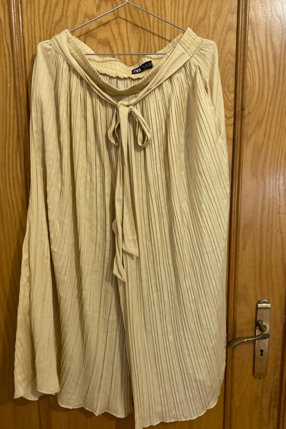 PLEATED CROPPED TROUSERS