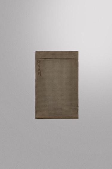 كُمّ رقبة صوفي ممزوج Polartec © - مِحْمر الخاص بـ Zara