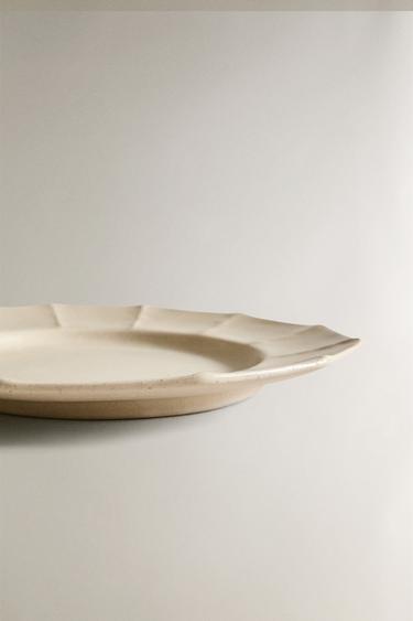 ASSIETTE PLATE GRÈS RELIEF LIGNES CADRE - Sable de Zara - Image 3