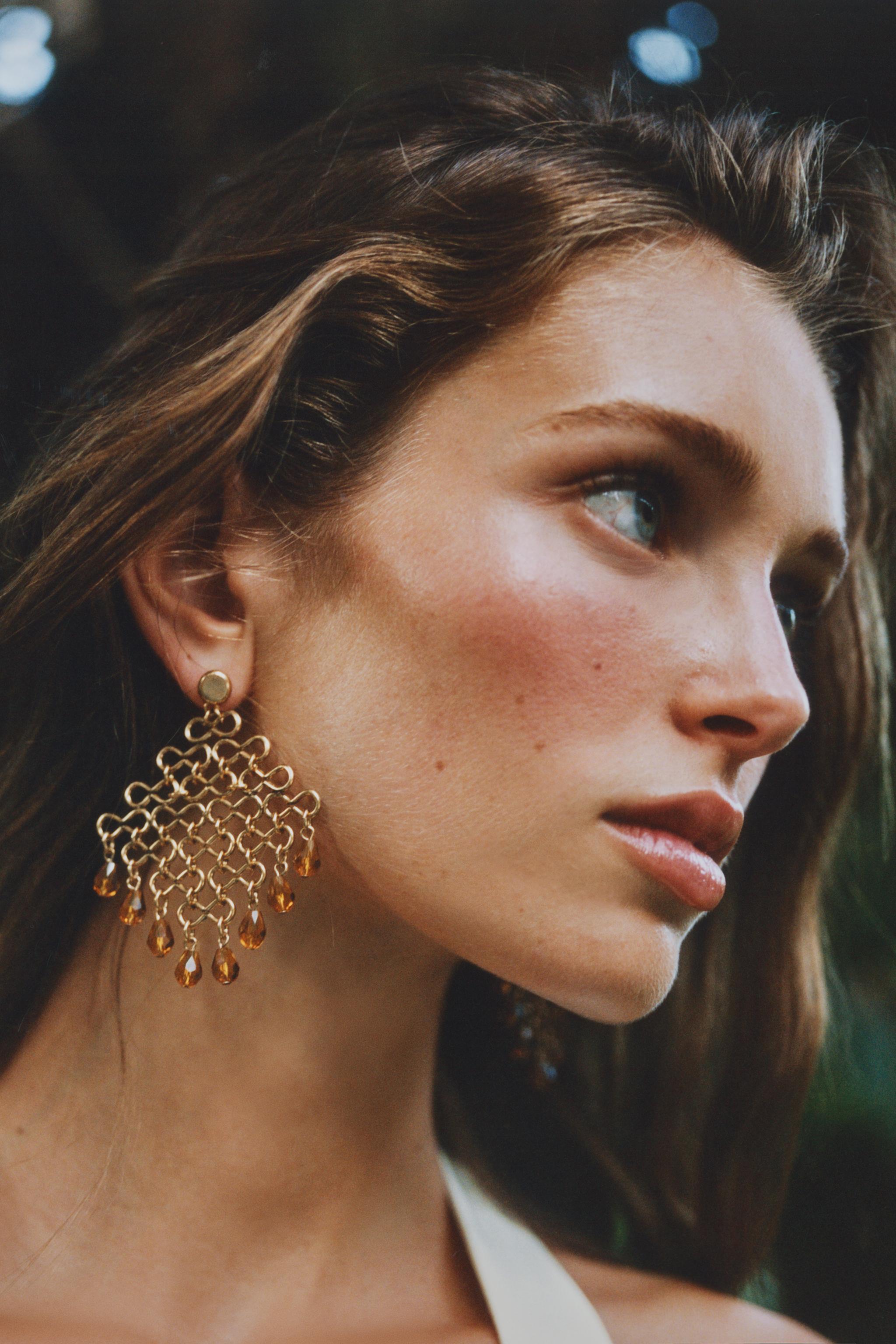 METAL AND BEADED EARRINGS