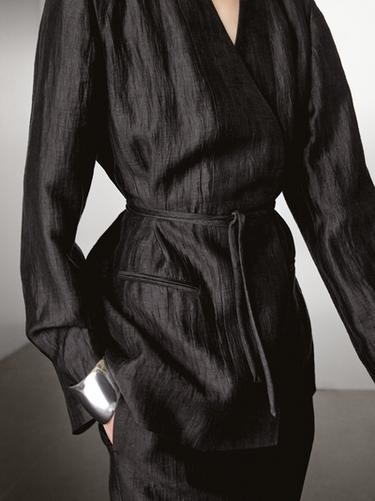 Kimono detalle lazada mezcla lino - Negro de Zara