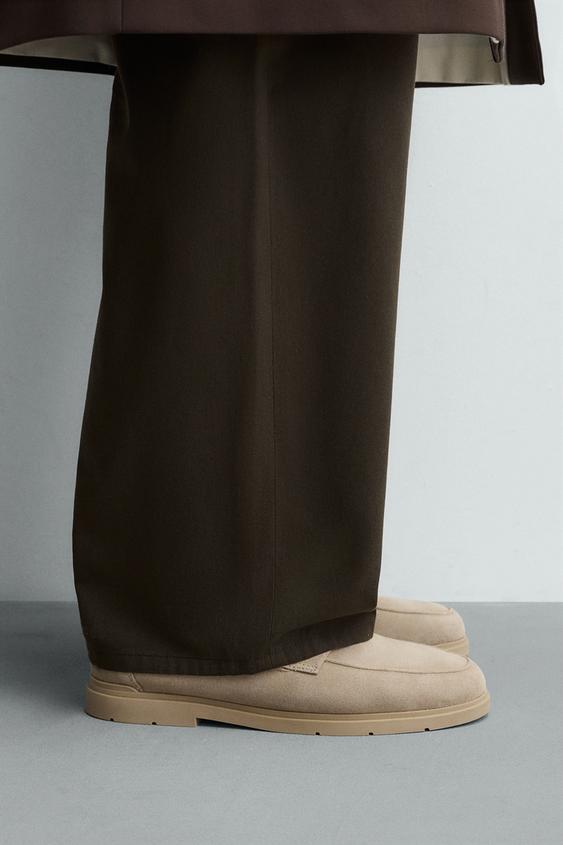 CASUAL LEATHER LOAFERS