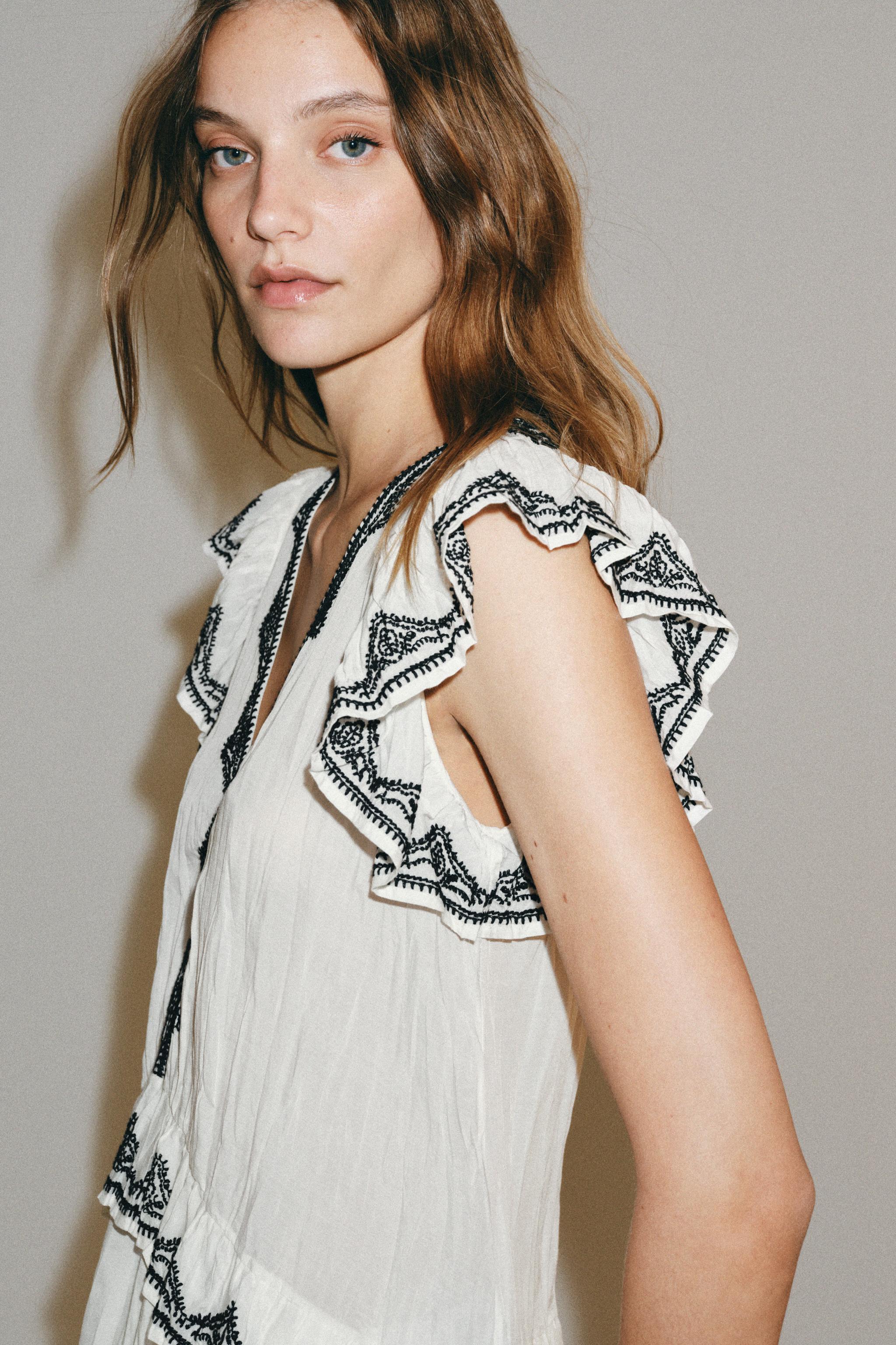 ZW COLLECTION CONTRAST EMBROIDERED TOP - Black / White | ZARA