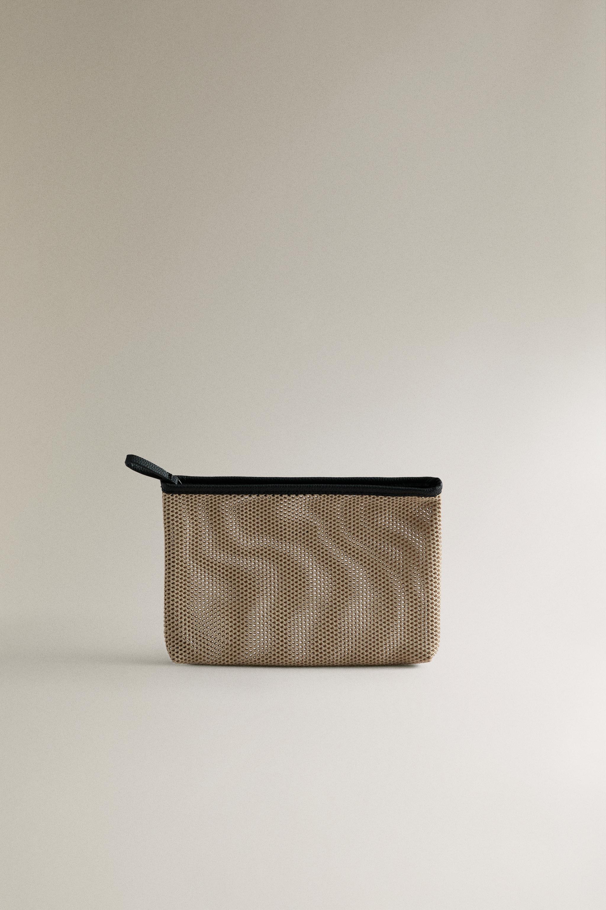 KNIT MAKEUP BAG — Two-tone