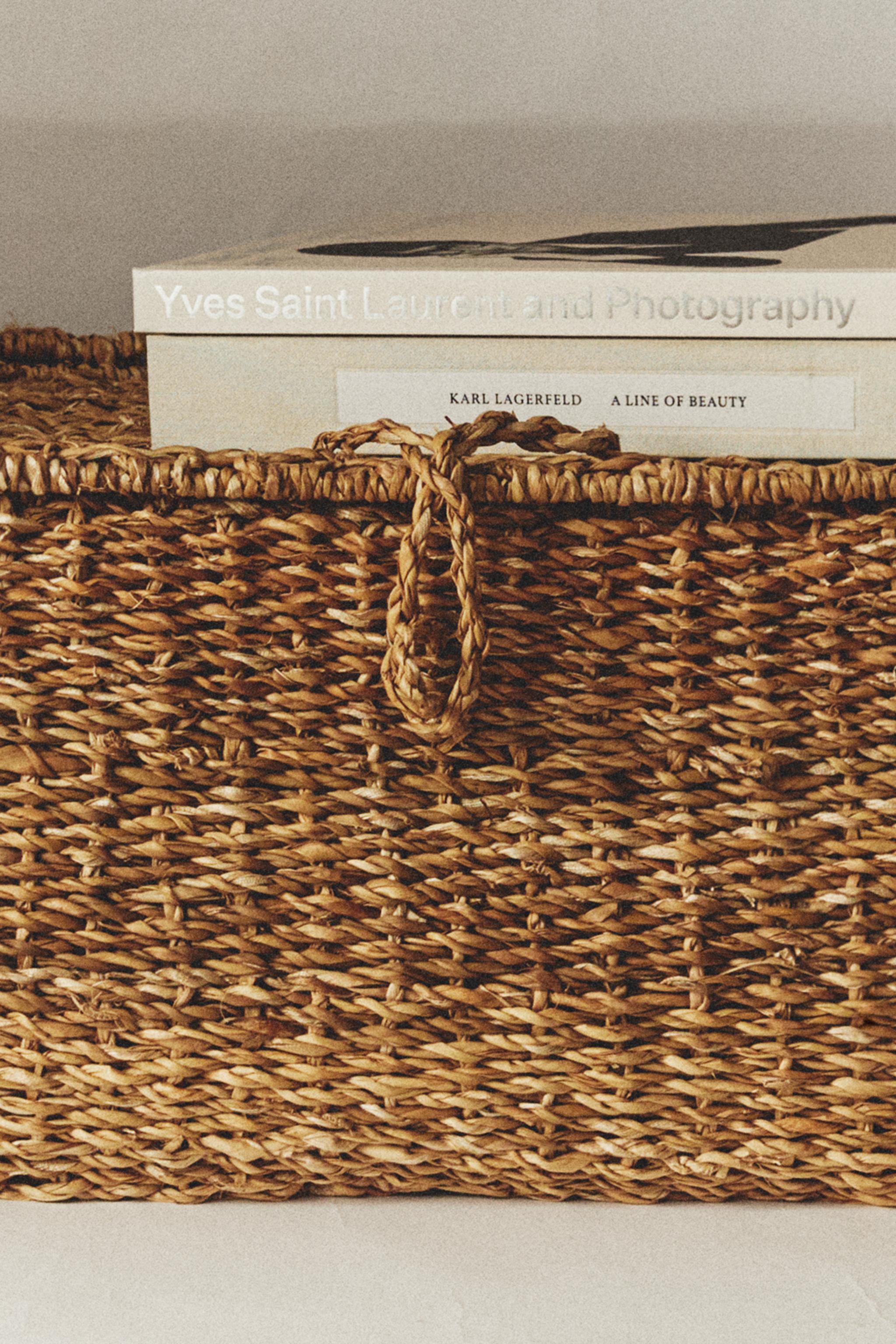 SEAGRASS BASKET WITH LID