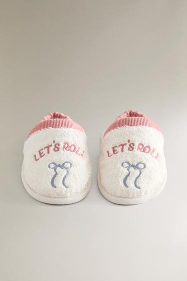CHAUSSONS ENFANT SERVIETTE DE BAIN NŒUD - Blanc écru de Zara - Image 2