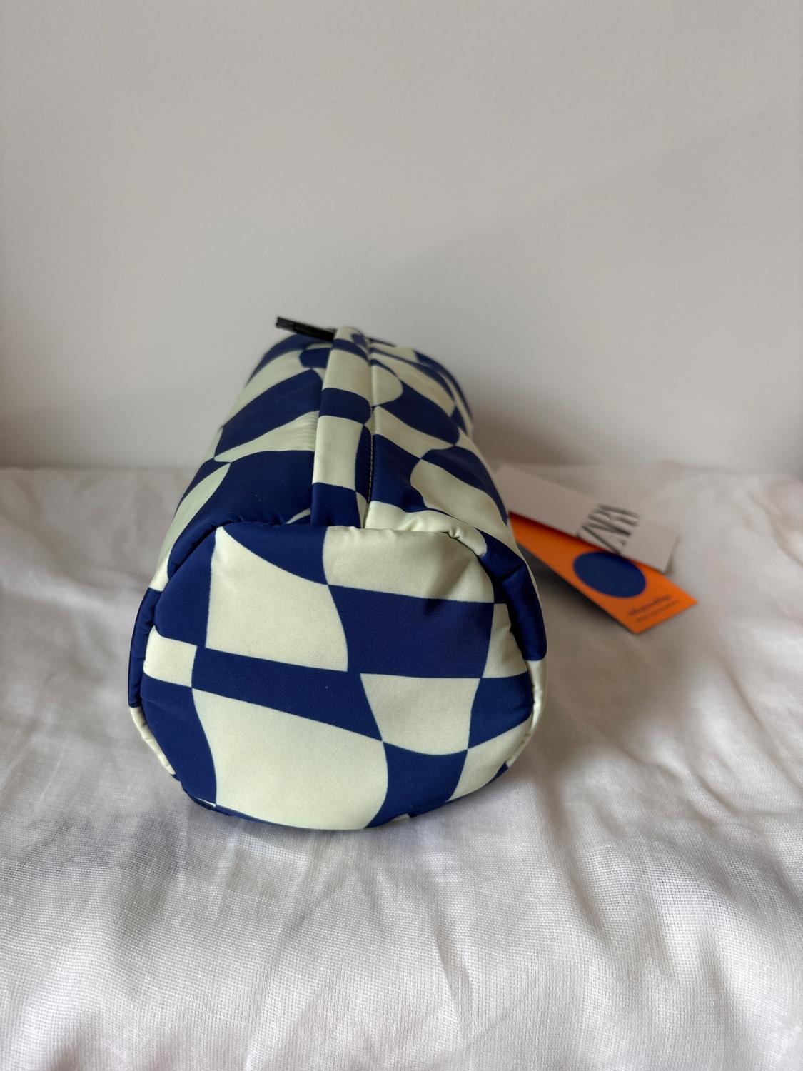 @THESPANISHKING_ TOILETRY BAG - Image 4