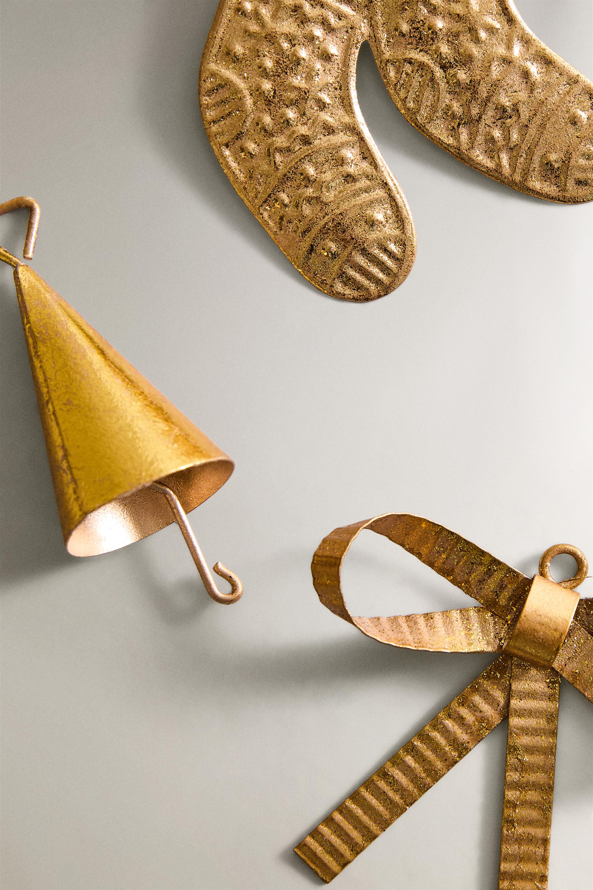 SET OF CHRISTMAS ACCESSORY METAL GIFT ORNAMENTS (SET OF 3)