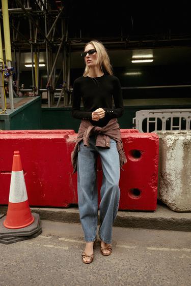 BASIC PLAIN KNIT SWEATER - Black by Zara