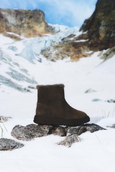 BOTA PIEL FORRADA - Marrón de Zara