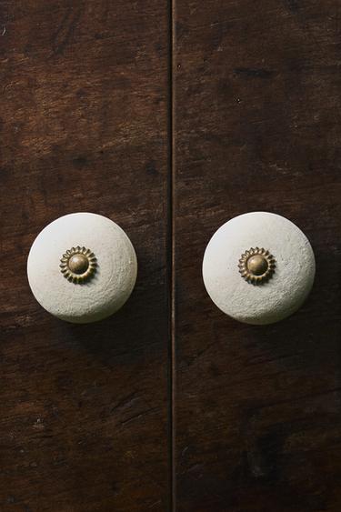 PACK OF MATTE CERAMIC DOOR KNOBS (PACK OF 2) - White by Zara