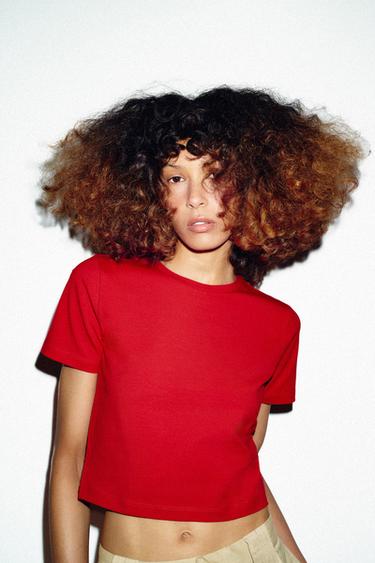 T-SHIRT COURT À MANCHES COURTES - Rouge de Zara - Image 1