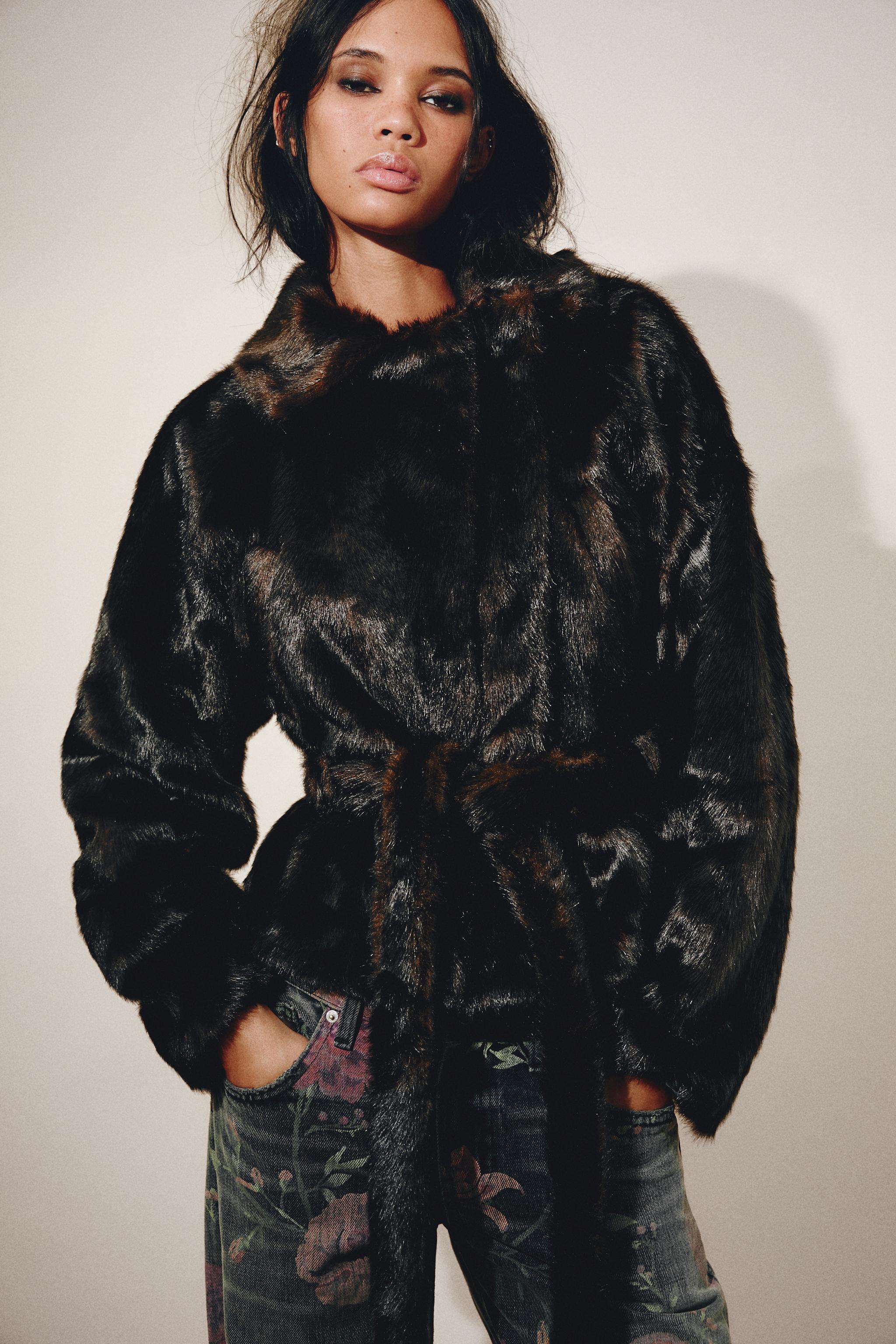 MANTEAU EFFET FOURRURE CEINTURE