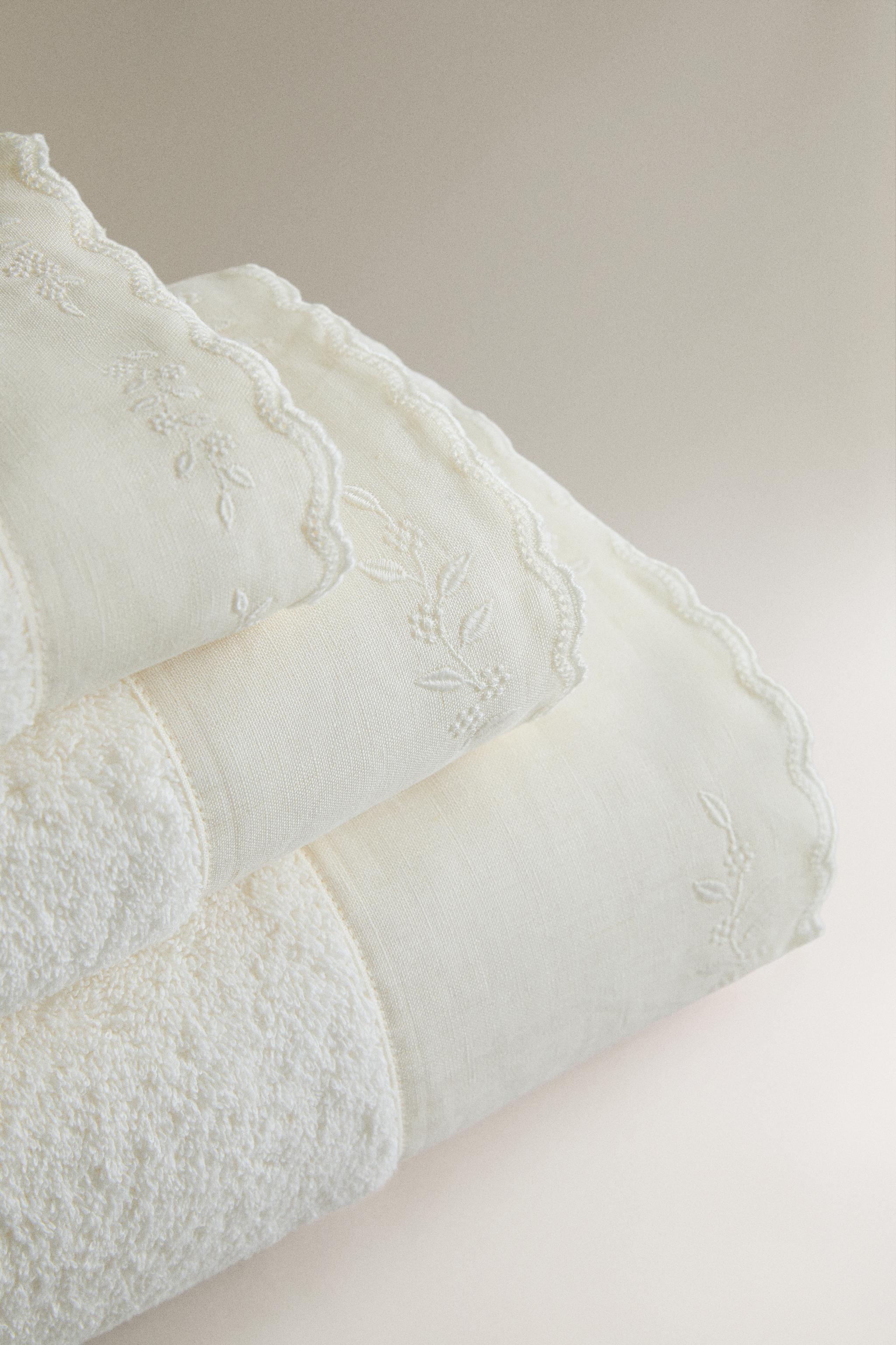 BATH TOWEL WITH LINEN BORDER — Ivory