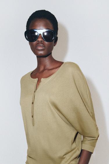 CAMISETA CUELLO PANADERO ALGODÓN - Khaki de Zara