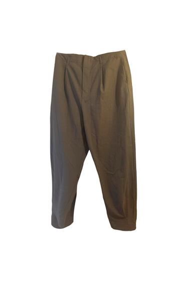 BLACK PANTS WITH PLEATED CUFF ON THE BOTTOM