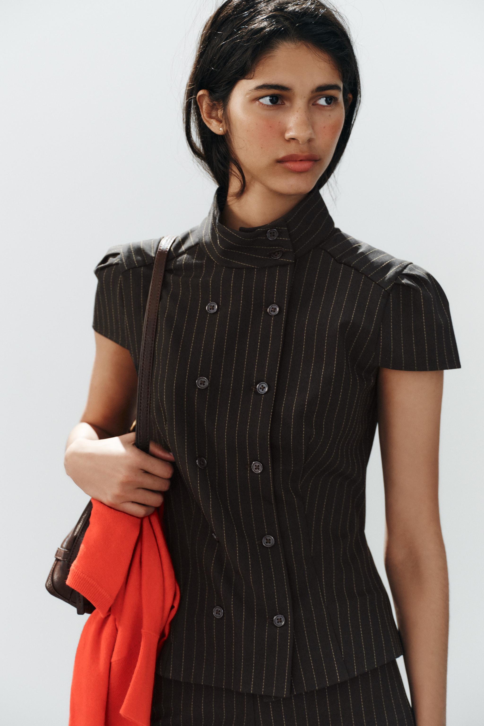 STRIPED HIGH-NECK TOP