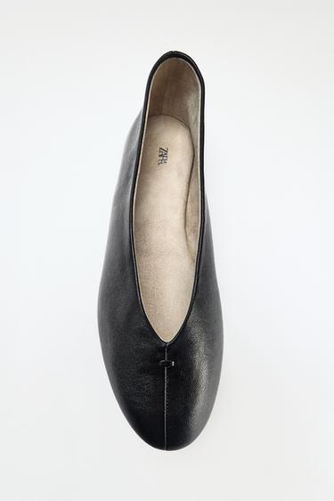 BAILARINA PIEL PLANA - Negro de Zara