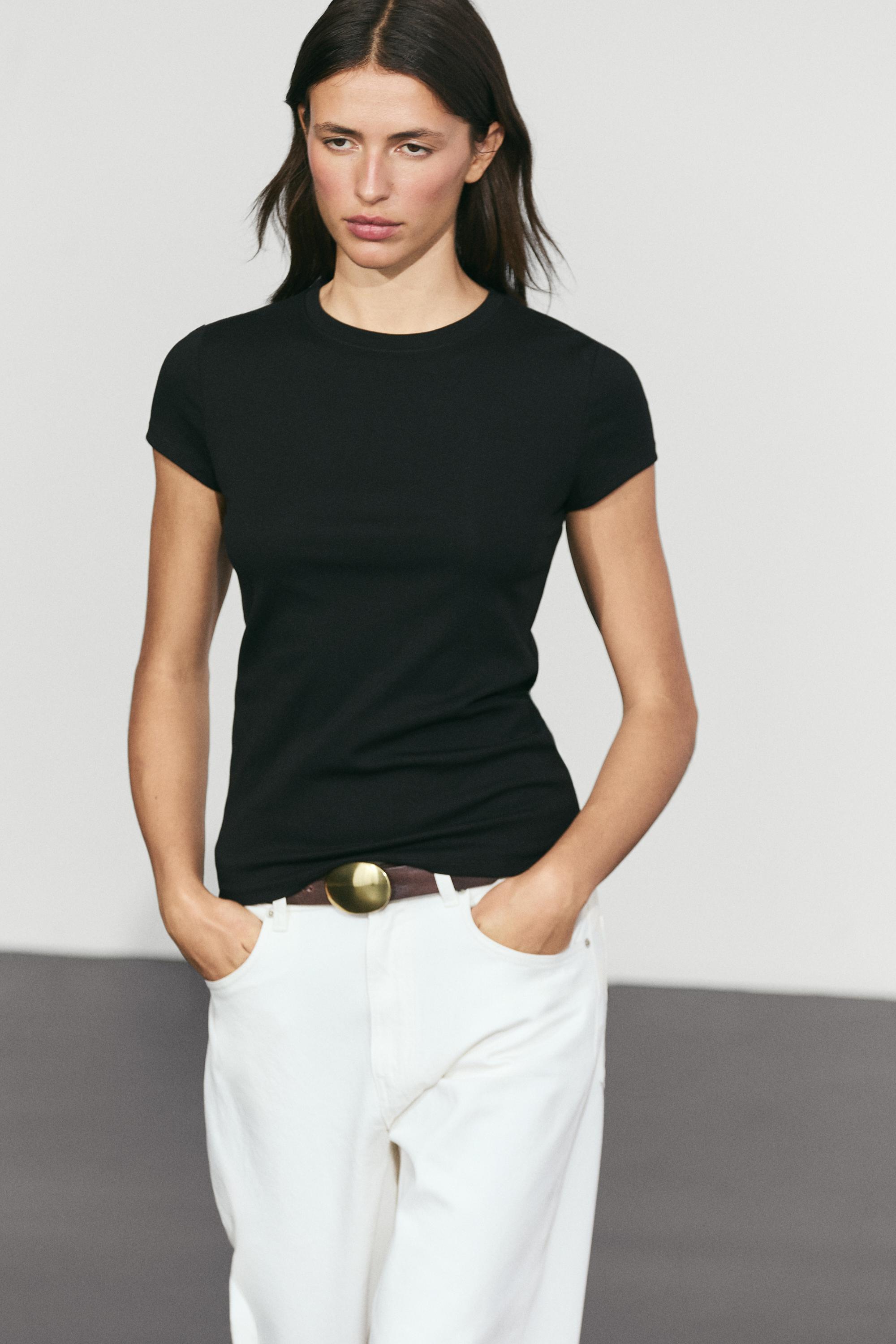 Short sleeve slim fit T-shirt