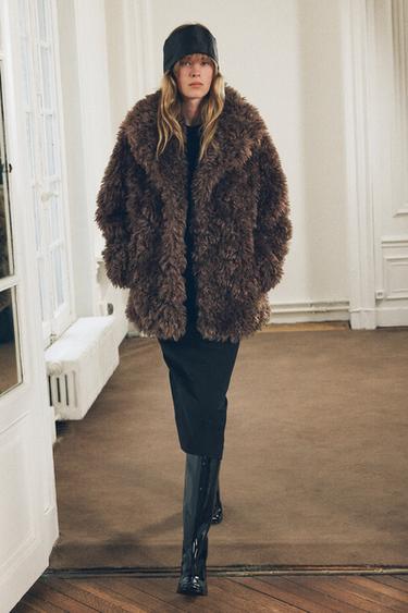 КОРОТКОЕ ПАЛЬТО ИЗ ИСКУССТВЕННОГО МЕХА — ZW COLLECTION — ШОКОЛАДНЫЙ от Zara — изображение 0