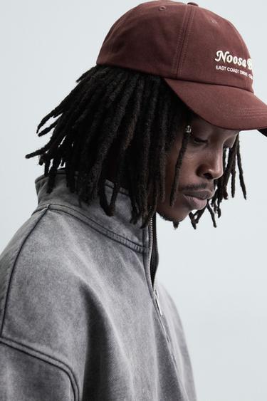 CASQUETTE AVEC INSCRIPTION BRODÉE - Grenat de Zara - Image 2