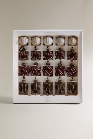PACK OF VELVET BAUBLE CHRISTMAS TREE DECORATIONS (PACK OF 20) - Burgundy by Zara - Image 3