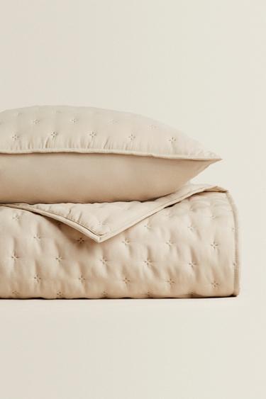 QUILTED QUILT WITH DOTS - Beige by Zara - Image 0