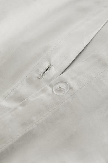 غلاف لحاف ساتان بشريط حافة (كثافة 400 خيط) - فضي الخاص بـ Zara