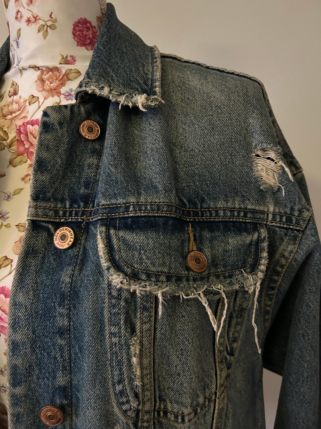 OVERSIZED RIPPED DENIM JACKET - Image 3