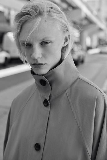 TRENCH OVERSIZE POIGNETS À CARREAUX - Marron clair de Zara - Image 4