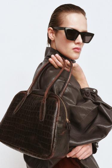 حقيبة BOWLING جلدية منقوشة - شوكولاتة الخاص بـ Zara