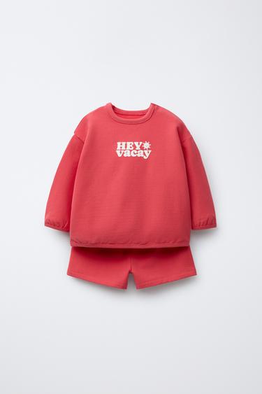 CONJUNTO SUDADERA Y BERMUDA TEXTO - Rojo de Zara