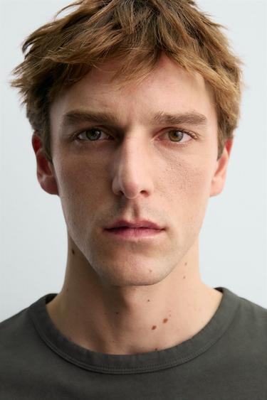 ФУТБОЛКА З КИШЕНЕЮ AARON LEVINE X ZARA - Антрацитовий сірий Zara