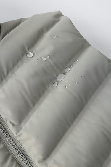 DOUDOUNE SANS MANCHES ULTRA-LÉGÈRE À CAPUCHE DÉPERLANTE - Beige de Zara - Image 7