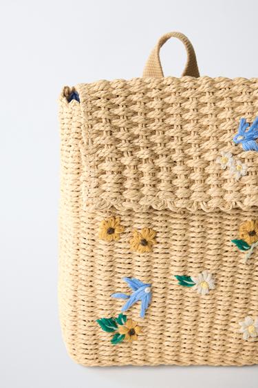 MOCHILA ESTILO RÁFIA COM FLORES - Marrom-camel da Zara