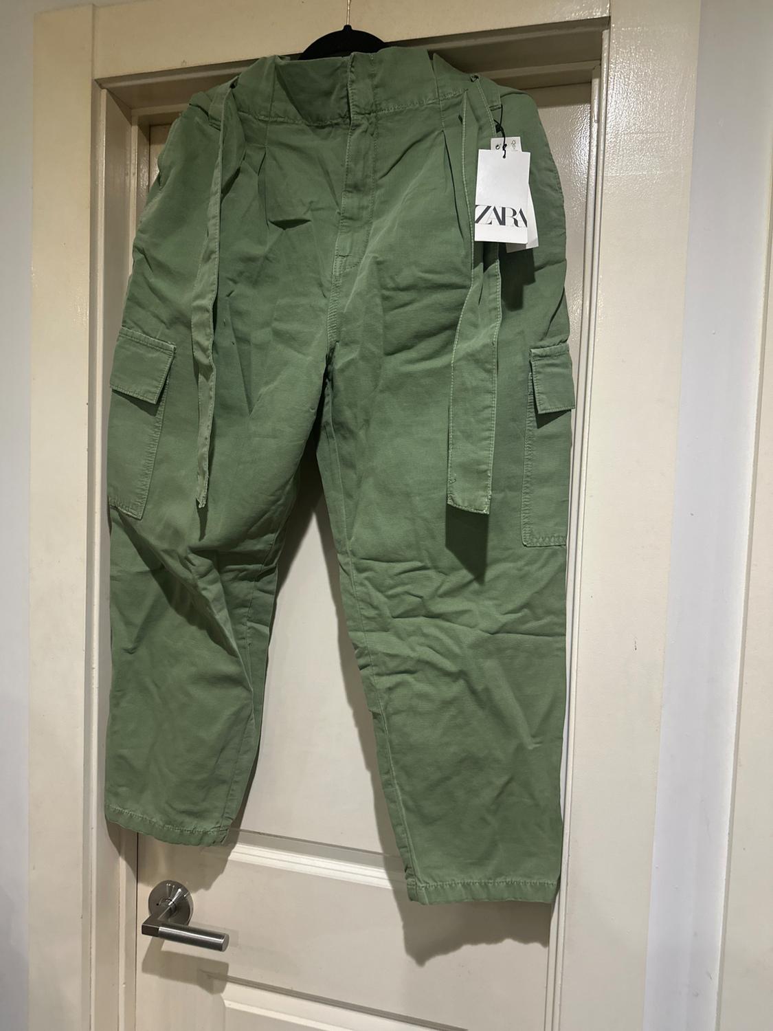 CARGO PANTS WITH BELT