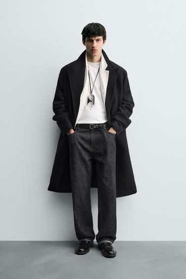 معطف صوفي بملمس بوكليه - أسود by Zara
