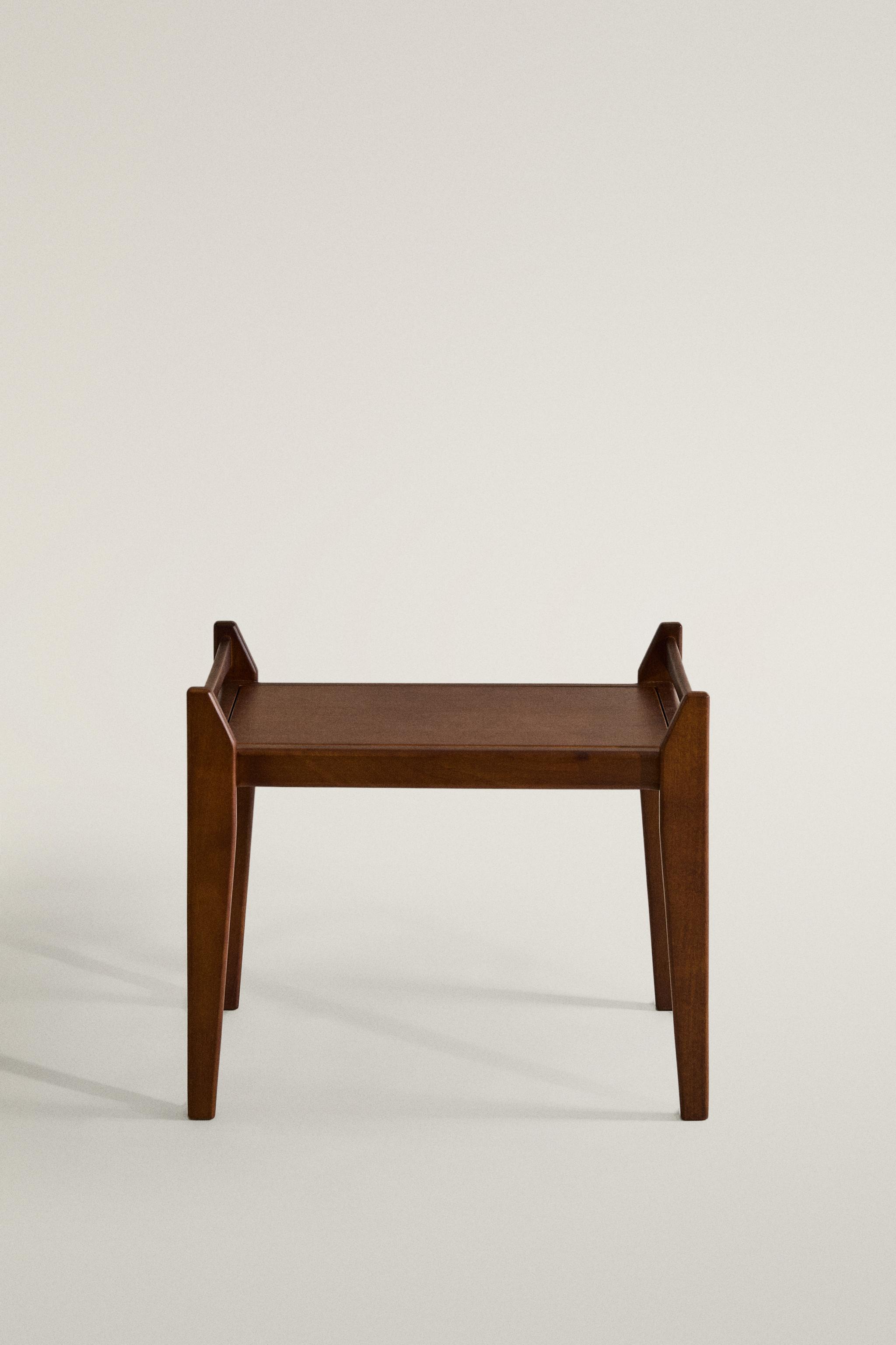 SMALL WOODEN BENCH