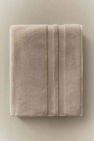 SERVIETTE DE BAIN EXTRA-DOUCE DOUBLE FRISE - Sable clair de Zara - Image 6