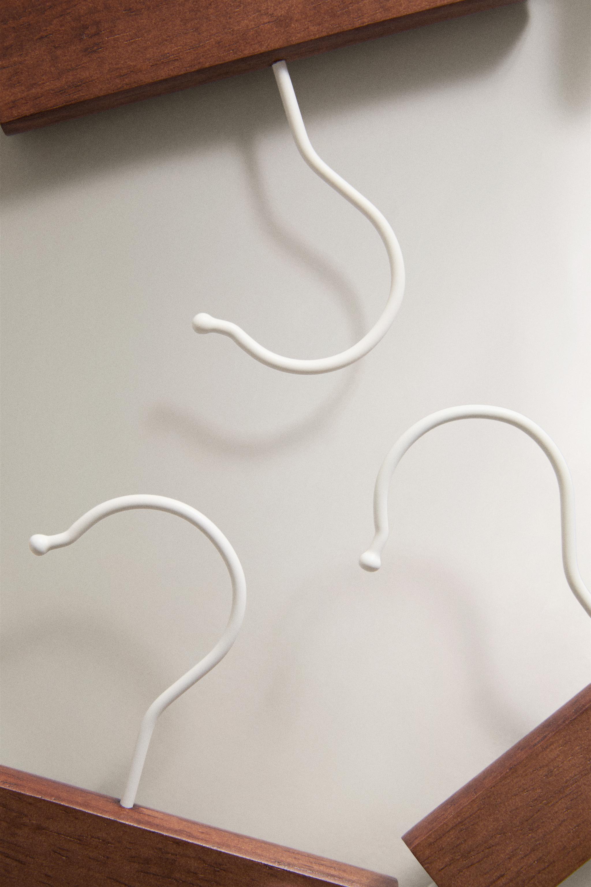 Детские куртки Zara KIDS’ WOODEN CLIP HANGERS (SET OF 3) — фото 2