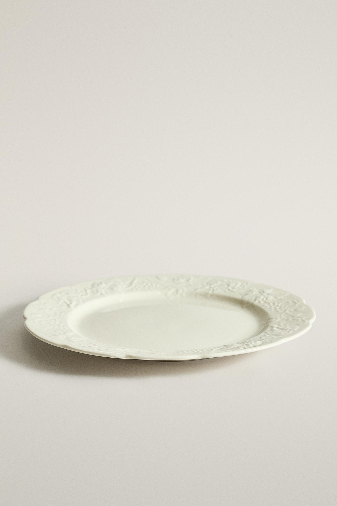 GRAPE DESIGN PORCELAIN DESSERT PLATE — Cream