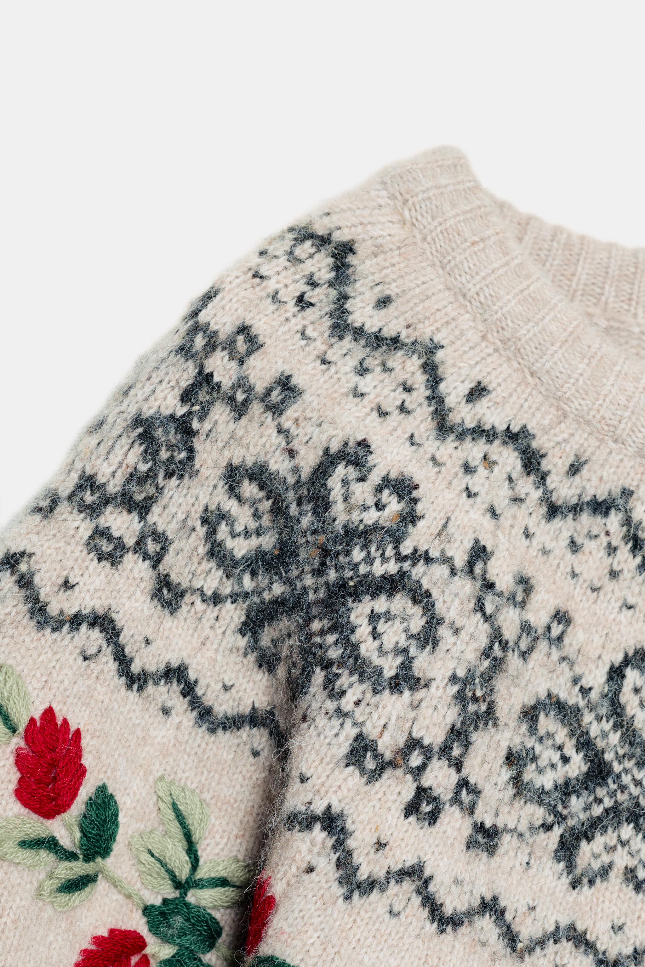 SHORT SLEEVE EMBROIDERED JACQUARD KNIT JUMPER