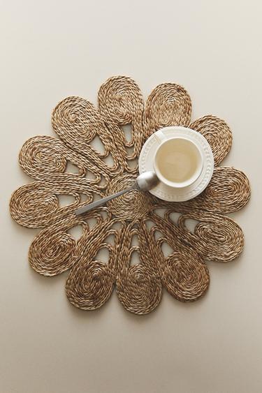 MANTEL INDIVIDUAL YUTE FLOR - Beige claro de Zara