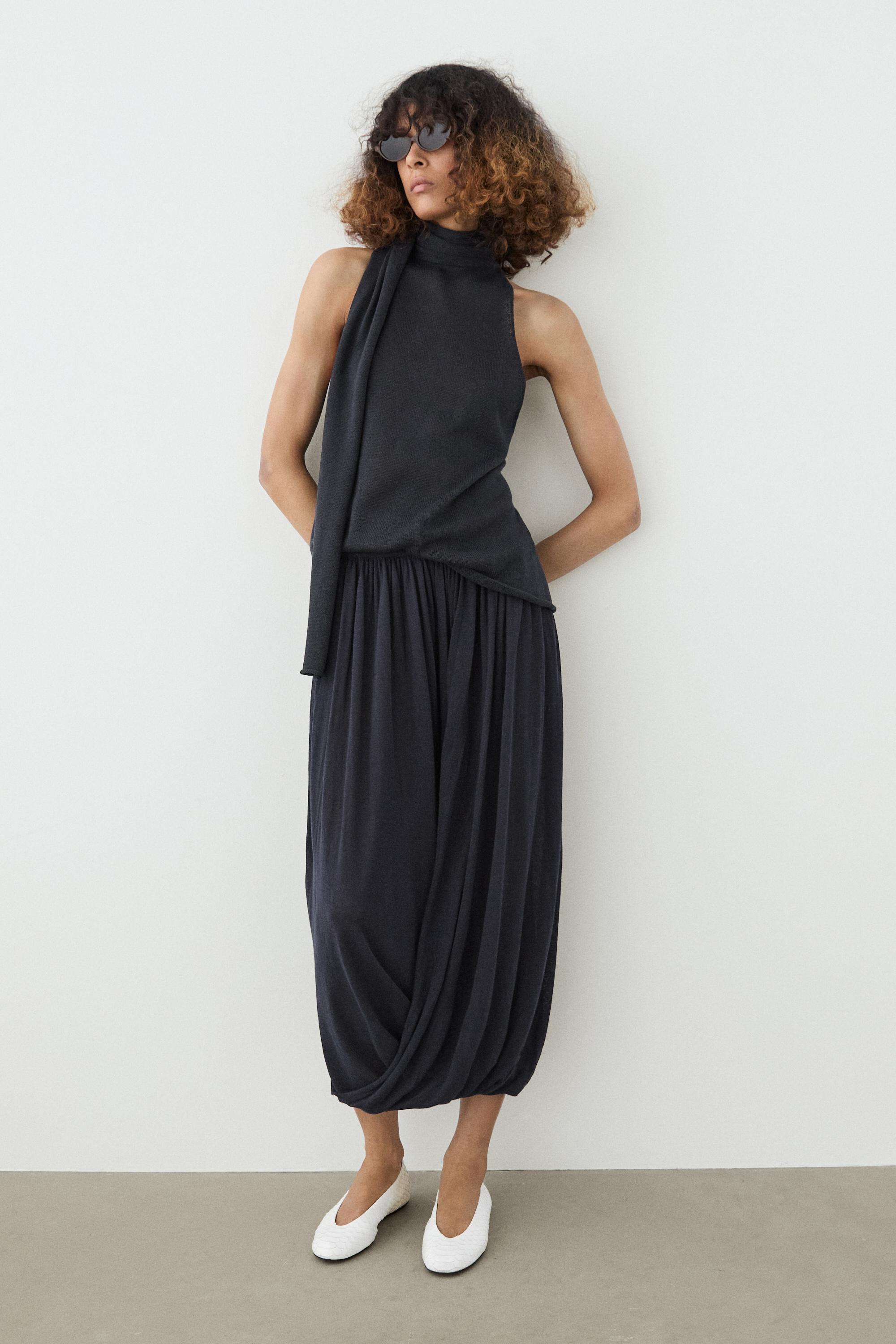 Flowing halter top with tie — Navy blue