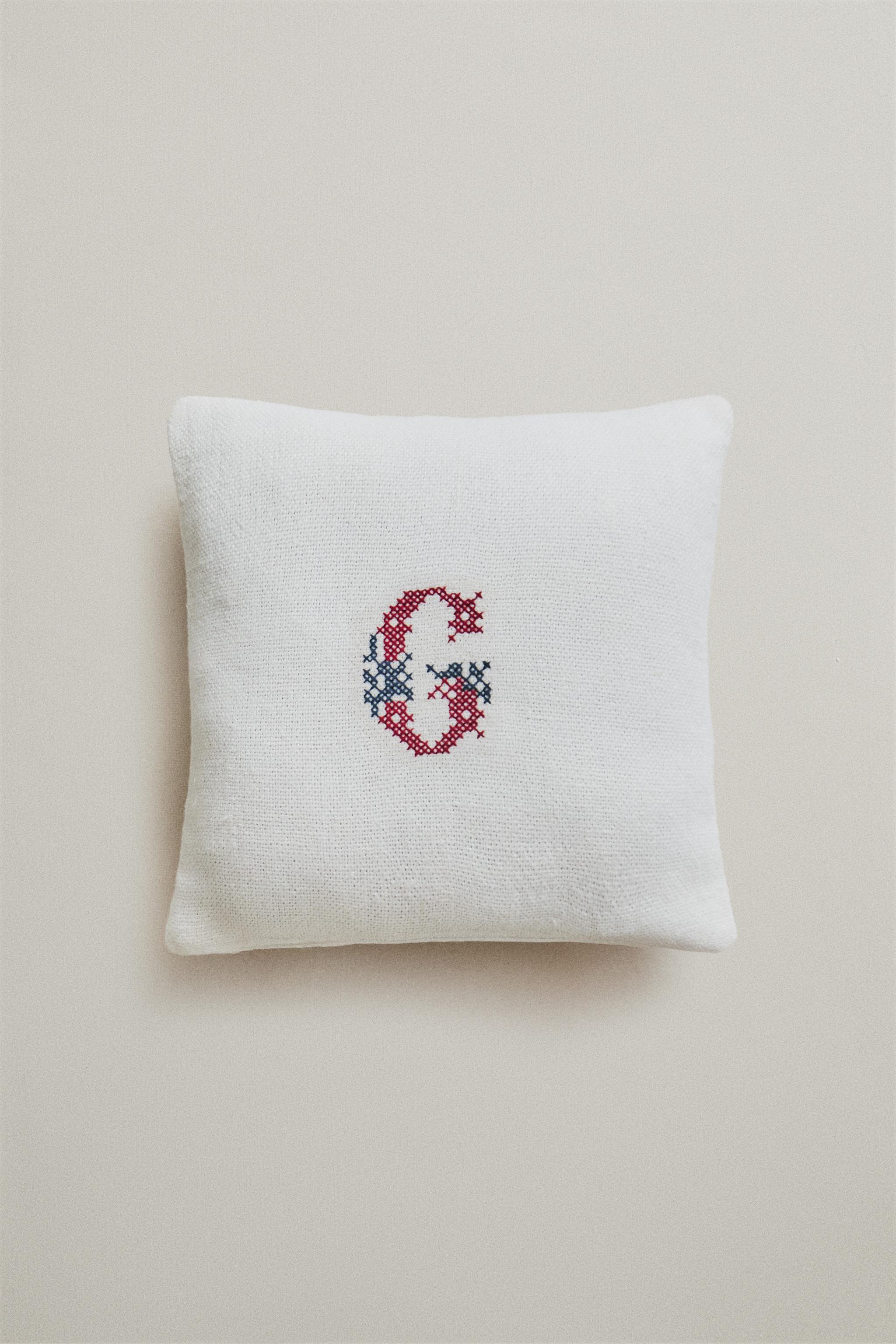 LETTER G EMBROIDERED LINEN CUSHION